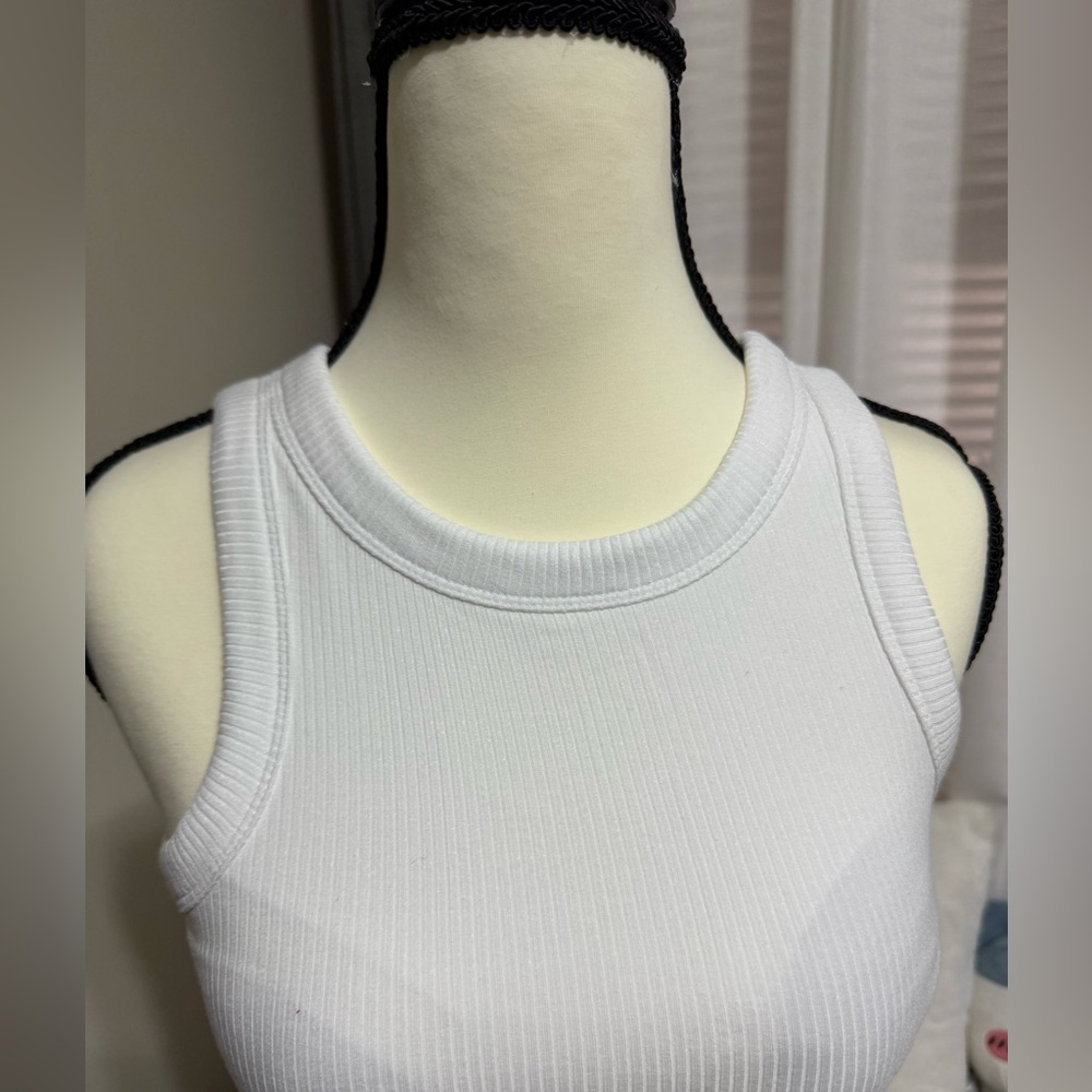 Lou & Grey Ribbed Crop - Picture 2 of 6